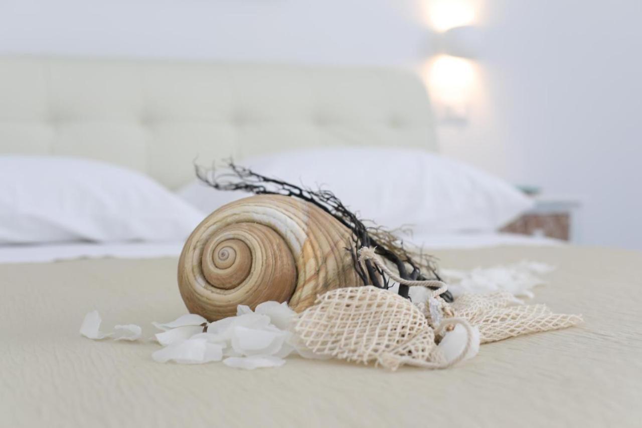 White Aurora Rooms Порто-Чезарео Экстерьер фото