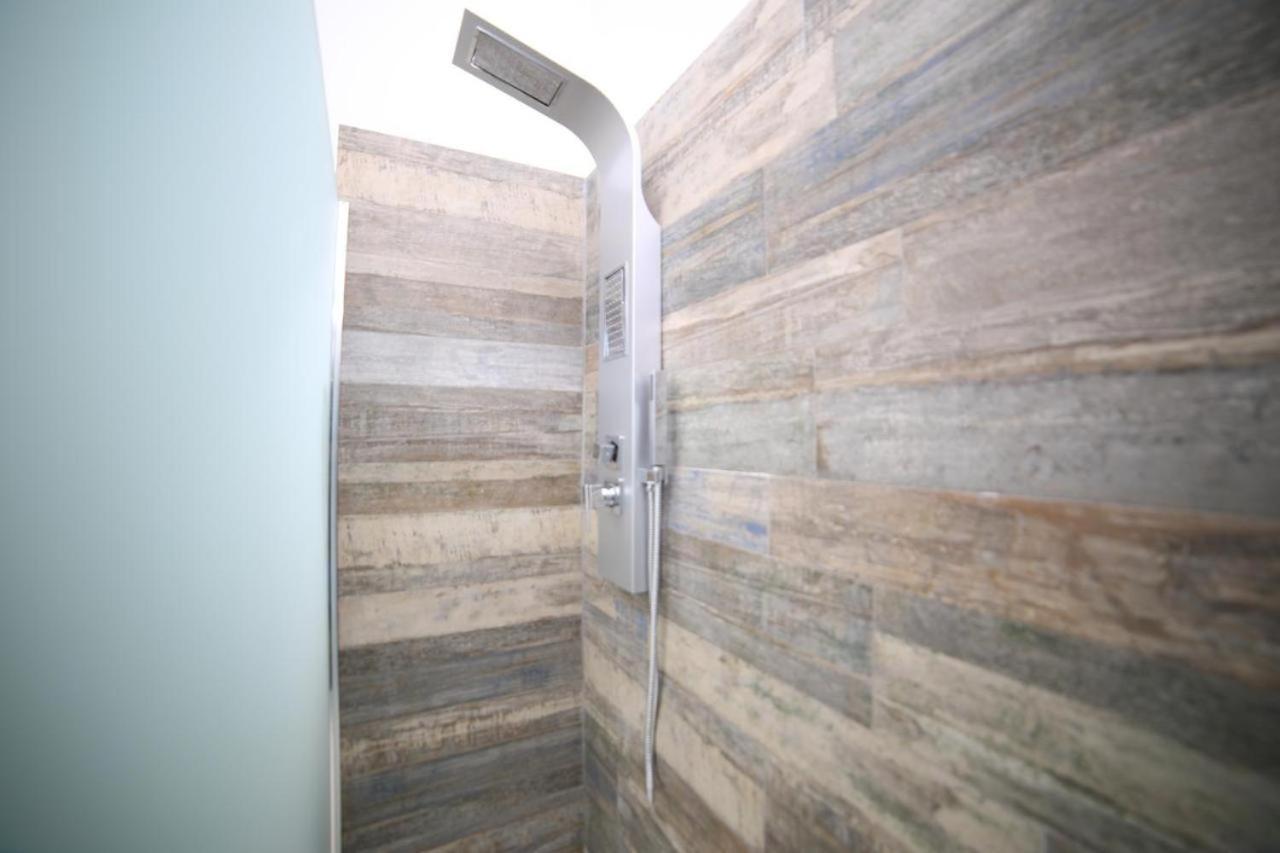 White Aurora Rooms Порто-Чезарео Экстерьер фото