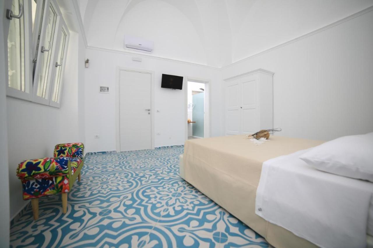 White Aurora Rooms Порто-Чезарео Экстерьер фото