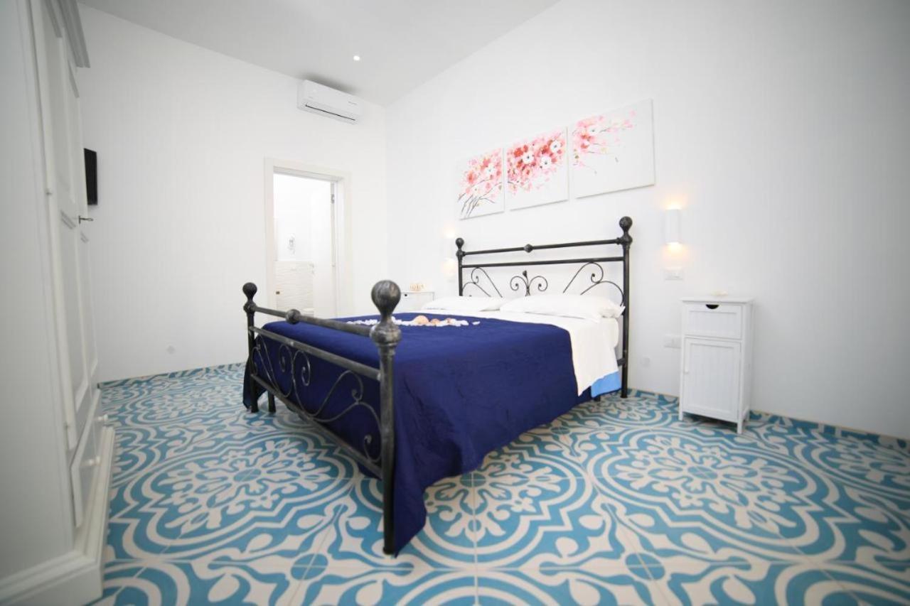White Aurora Rooms Порто-Чезарео Экстерьер фото
