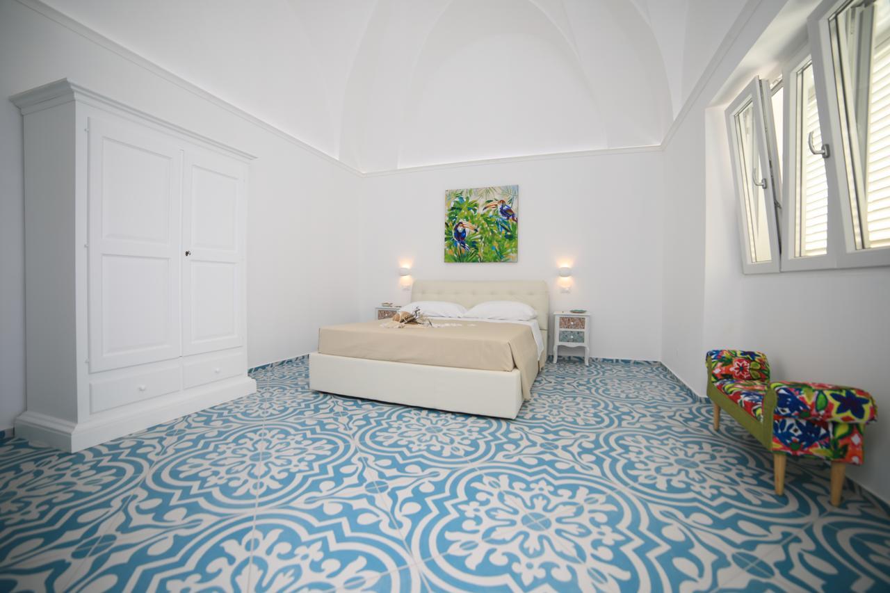 White Aurora Rooms Порто-Чезарео Экстерьер фото