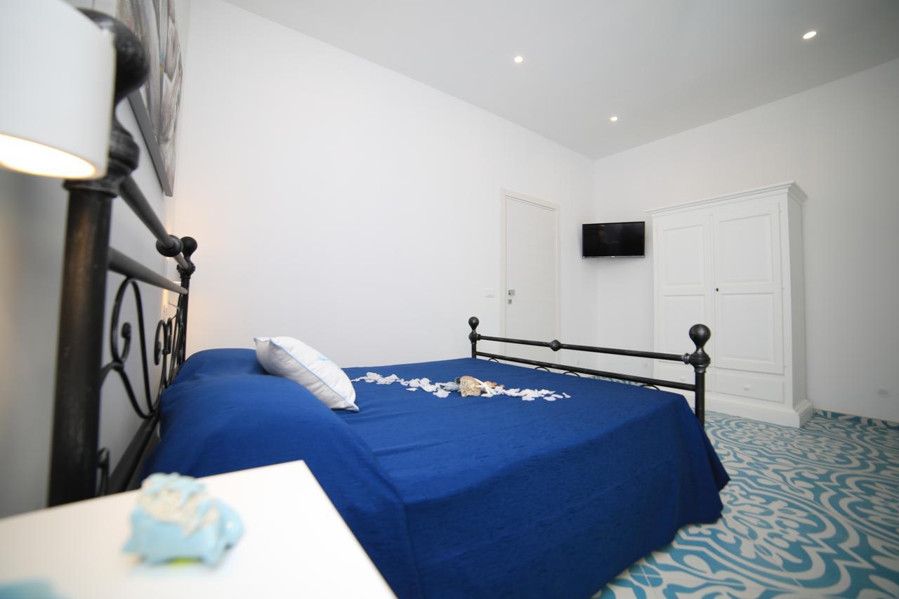 White Aurora Rooms Порто-Чезарео Экстерьер фото